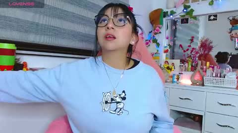 Snapshot of littlerouse_ chatting on 01/07/25, 01:06 Ruby Rouse online show from 01/07/25, 01:06