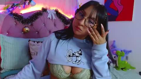 Snapshot of littlerouse_ chatting on 01/10/25, 05:26 Ruby Rouse online show from 01/10/25, 05:26