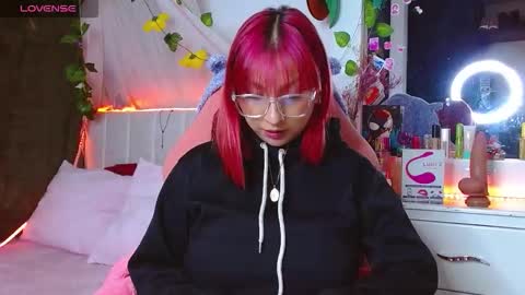 Snapshot of littlerouse_ chatting on 10/16/25, 06:47 Ruby Rouse online show from 10/16/25, 06:47