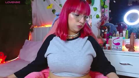 Snapshot of littlerouse_ chatting on 10/21/25, 02:45 Ruby Rouse online show from 10/21/25, 02:45