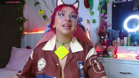 Snapshot of littlerouse_ chatting on 10/24/25, 03:03 Ruby Rouse online show from 10/24/25, 03:03