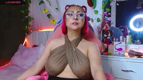 Snapshot of littlerouse_ chatting on 10/31/25, 02:34 Ruby Rouse online show from 10/31/25, 02:34