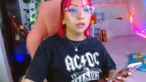 Snapshot of littlerouse_ chatting on 02/20/26, 07:32 Ruby Rouse online show from 02/20/26, 07:32