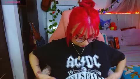 Snapshot of littlerouse_ chatting on 04/01/26, 08:26 Ruby Rouse online show from 04/01/26, 08:26