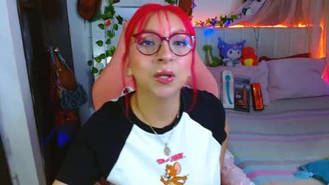 Snapshot of littlerouse_ chatting on 04/02/26, 09:29 Ruby Rouse online show from 04/02/26, 09:29