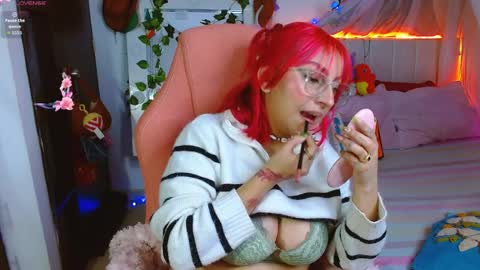 Snapshot of littlerouse_ chatting on 04/11/26, 08:40 Ruby Rouse online show from 04/11/26, 08:40