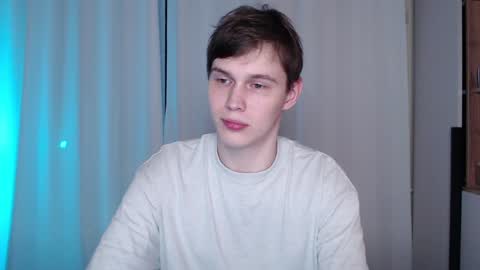 Snapshot of littlesadcabbage chatting on 12/21/24, 10:51 Sonnenschein online show from 12/21/24, 10:51