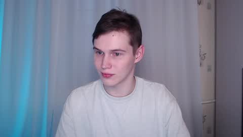 Snapshot of littlesadcabbage chatting on 12/29/24, 07:17 Sonnenschein online show from 12/29/24, 07:17