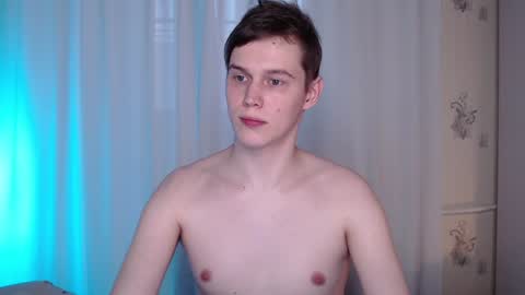 Snapshot of littlesadcabbage chatting on 01/07/25, 11:58 Sonnenschein online show from 01/07/25, 11:58