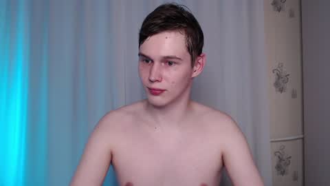 Snapshot of littlesadcabbage chatting on 01/12/25, 12:49 Sonnenschein online show from 01/12/25, 12:49