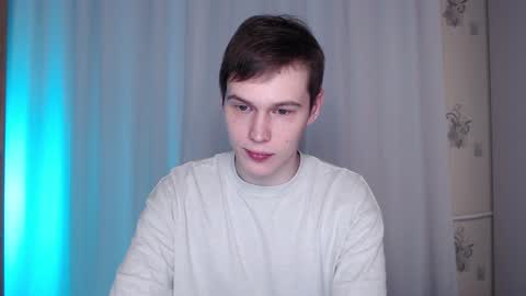 Snapshot of littlesadcabbage chatting on 01/15/25, 03:54 Sonnenschein online show from 01/15/25, 03:54