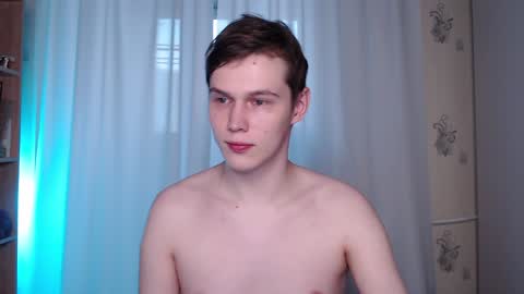 Snapshot of littlesadcabbage chatting on 01/20/25, 01:21 Sonnenschein online show from 01/20/25, 01:21