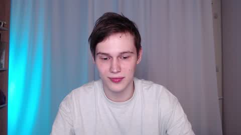 Snapshot of littlesadcabbage chatting on 01/24/25, 09:26 Sonnenschein online show from 01/24/25, 09:26