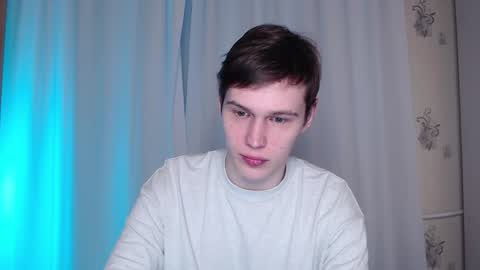 Snapshot of littlesadcabbage chatting on 01/30/25, 09:25 Sonnenschein online show from 01/30/25, 09:25