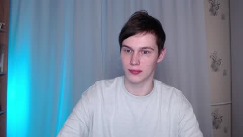 Snapshot of littlesadcabbage chatting on 01/31/25, 12:28 Sonnenschein online show from 01/31/25, 12:28