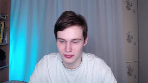 Snapshot of littlesadcabbage chatting on 02/01/25, 04:35 Sonnenschein online show from 02/01/25, 04:35