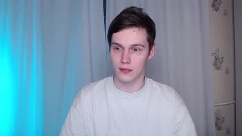 Snapshot of littlesadcabbage chatting on 02/05/25, 02:29 Sonnenschein online show from 02/05/25, 02:29