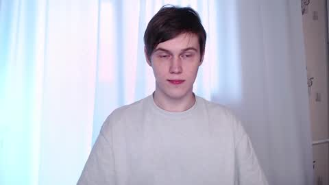 Snapshot of littlesadcabbage chatting on 02/25/25, 08:36 Sonnenschein online show from 02/25/25, 08:36