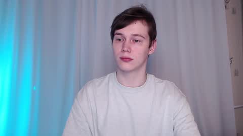 Snapshot of littlesadcabbage chatting on 02/25/25, 11:33 Sonnenschein online show from 02/25/25, 11:33