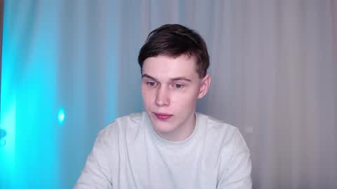 Snapshot of littlesadcabbage chatting on 03/06/25, 12:54 Sonnenschein online show from 03/06/25, 12:54