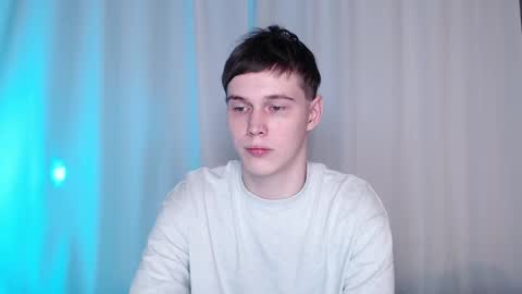 Snapshot of littlesadcabbage chatting on 03/07/25, 10:21 Sonnenschein online show from 03/07/25, 10:21