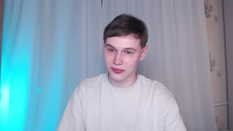 Snapshot of littlesadcabbage chatting on 03/10/25, 09:29 Sonnenschein online show from 03/10/25, 09:29