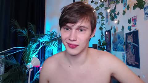 Snapshot of littlesadcabbage chatting on 09/26/25, 12:25 Sonnenschein online show from 09/26/25, 12:25