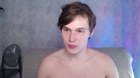 Snapshot of littlesadcabbage chatting on 10/01/25, 02:12 Sonnenschein online show from 10/01/25, 02:12