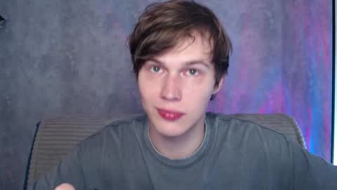 Snapshot of littlesadcabbage chatting on 10/03/25, 02:25 Sonnenschein online show from 10/03/25, 02:25