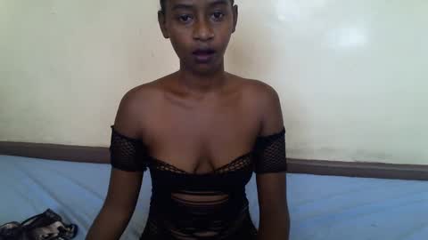 littlesandie online show from 02/11/25, 04:55