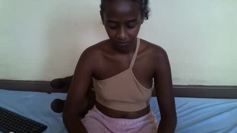 littlesandie online show from 02/17/25, 12:05