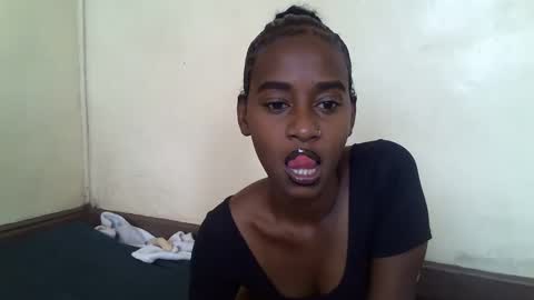 littlesandie online show from 03/08/25, 05:49