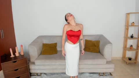 Snapshot of littlesexualworld chatting on 01/26/25, 08:45 - Eileen - Izzy - Stiven online show from 01/26/25, 08:45