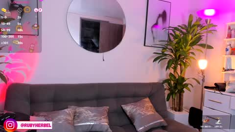 Snapshot of littlesexyrubi chatting on 12/12/24, 06:03 LITTLE SEXY RUBY online show from 12/12/24, 06:03