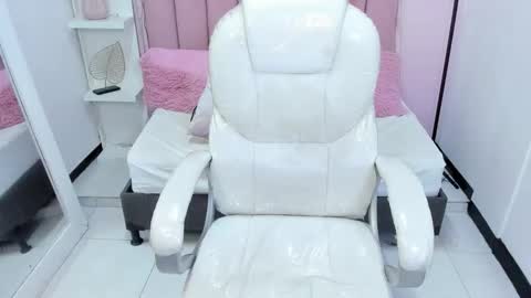  sofii  online show from 10/21/25, 09:15