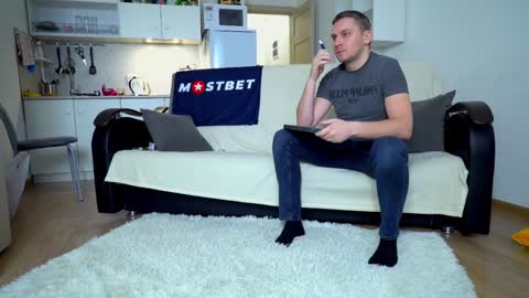 Little Tifany online show from 12/21/24, 09:12