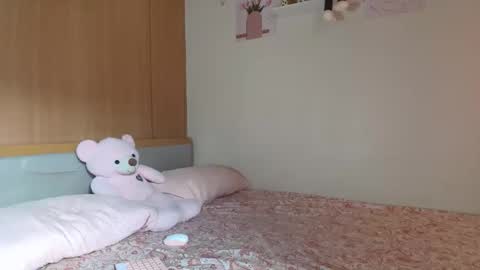 Snapshot of littletsmaya chatting on 04/28/26, 12:31 Maya online show from 04/28/26, 12:31