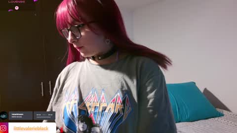 Snapshot of littlevalerie chatting on 04/09/26, 08:42 Valerie online show from 04/09/26, 08:42