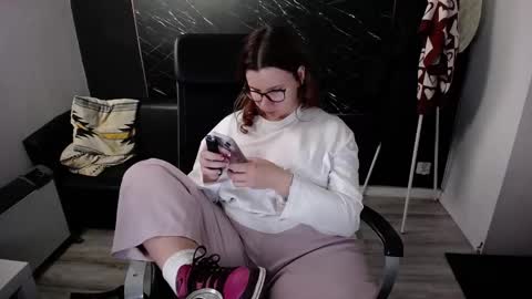 Viki online show from 11/27/25, 08:27