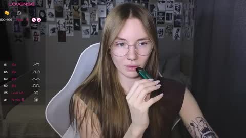 Snapshot of littlevildevil chatting on 04/18/26, 10:08 Eliana online show from 04/18/26, 10:08