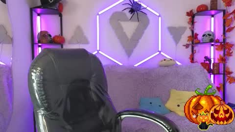 littlevixen18 online show from 10/30/25, 06:52