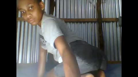 yanah online show from 10/24/25, 08:05