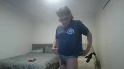 Snapshot of litzsa chatting on 10/18/25, 10:27 litzsa online show from 10/18/25, 10:27