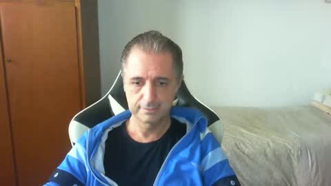 liuk53 online show from 05/05/26, 12:24