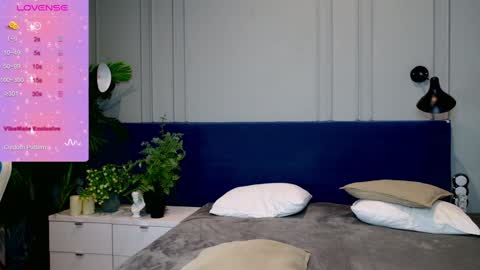 Snapshot of liv_fay chatting on 01/17/25, 12:42 Liv 3 online show from 01/17/25, 12:42