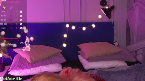 Snapshot of liv_fay chatting on 01/29/25, 02:53 Liv 3 online show from 01/29/25, 02:53