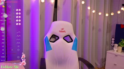 Snapshot of liv_fay chatting on 02/04/25, 07:55 Liv 3 online show from 02/04/25, 07:55