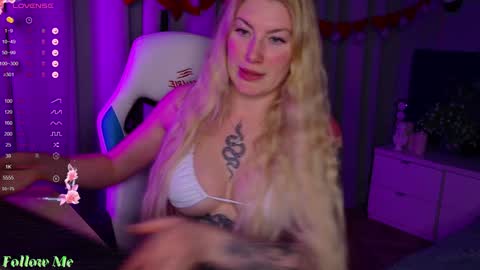 Snapshot of liv_fay chatting on 02/06/25, 02:48 Liv 3 online show from 02/06/25, 02:48