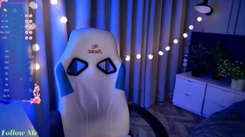 Snapshot of liv_fay chatting on 02/12/25, 04:55 Liv 3 online show from 02/12/25, 04:55