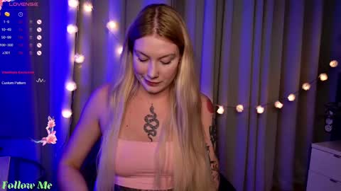 Snapshot of liv_fay chatting on 02/19/25, 04:55 Liv 3 online show from 02/19/25, 04:55